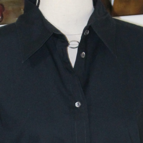 Gap, no buttons on the collar, button down shirt - Picture 5 of 9